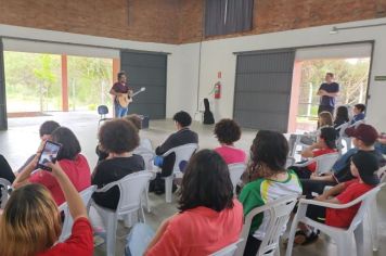 PROJETO GURI PARTICIPA DE WORKSHOP E ESPETÁCULO 