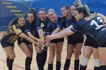 [ACONTECEU EM ITATINGA TRIANGULAR DE VÔLEI]
