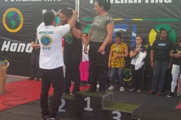 [ATLETA ITATINGUENSE EM PÓDIO DE CAMPEONATO BRASILEIRO DE POWERLIFTING]