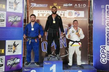 [ATLETAS DO JIU JITSU DE ITATINGA PARTICIPAM DA ITAPUÍ OPEN]