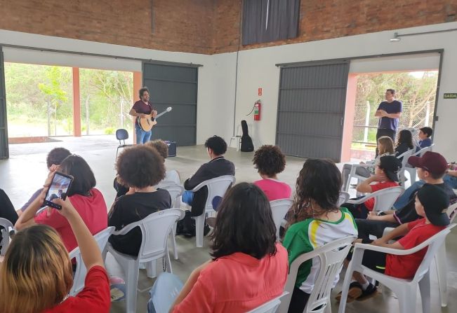 PROJETO GURI PARTICIPA DE WORKSHOP E ESPETÁCULO 