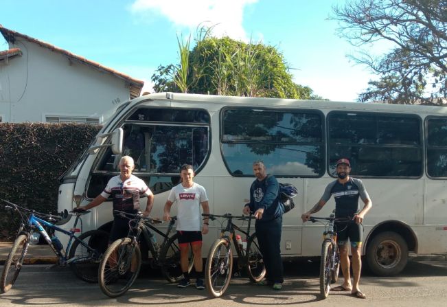 [CICLISTAS DE ITATINGA REPRESENTANDO O MUNICÍPIO]