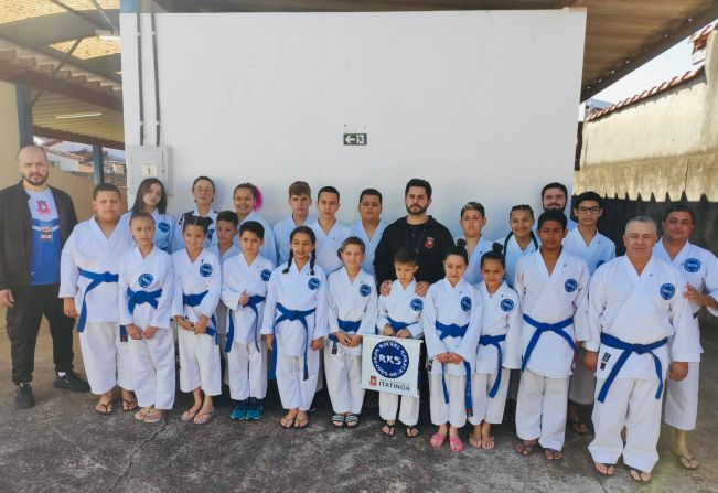 [KARATÊ DE ITATINGA REPRESENTANDO O MUNICÍPIO EM COMPETIÇÃO NA CIDADE DE AVARÉ – SP]